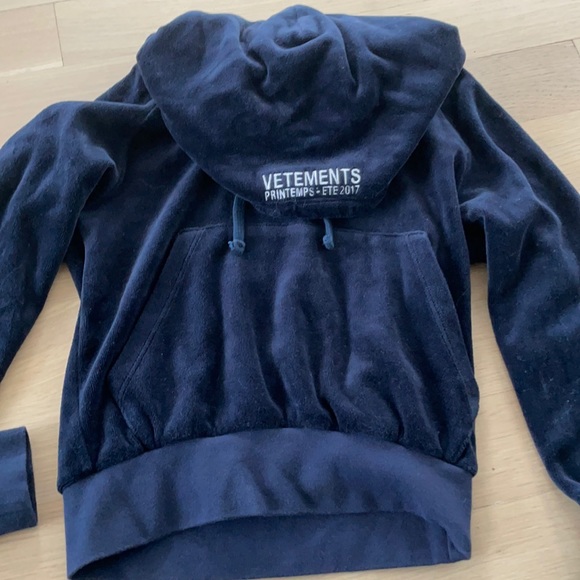 Vetements Tops - Vetements X Juicy Couture Cropped Hoodie